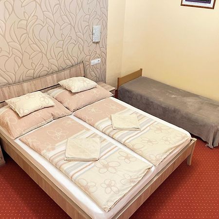 Gesztenye Apartman Makó Exterior foto
