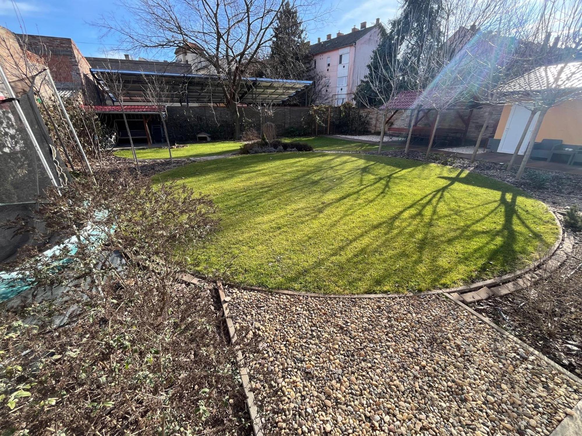 Gesztenye Apartman Makó Exterior foto