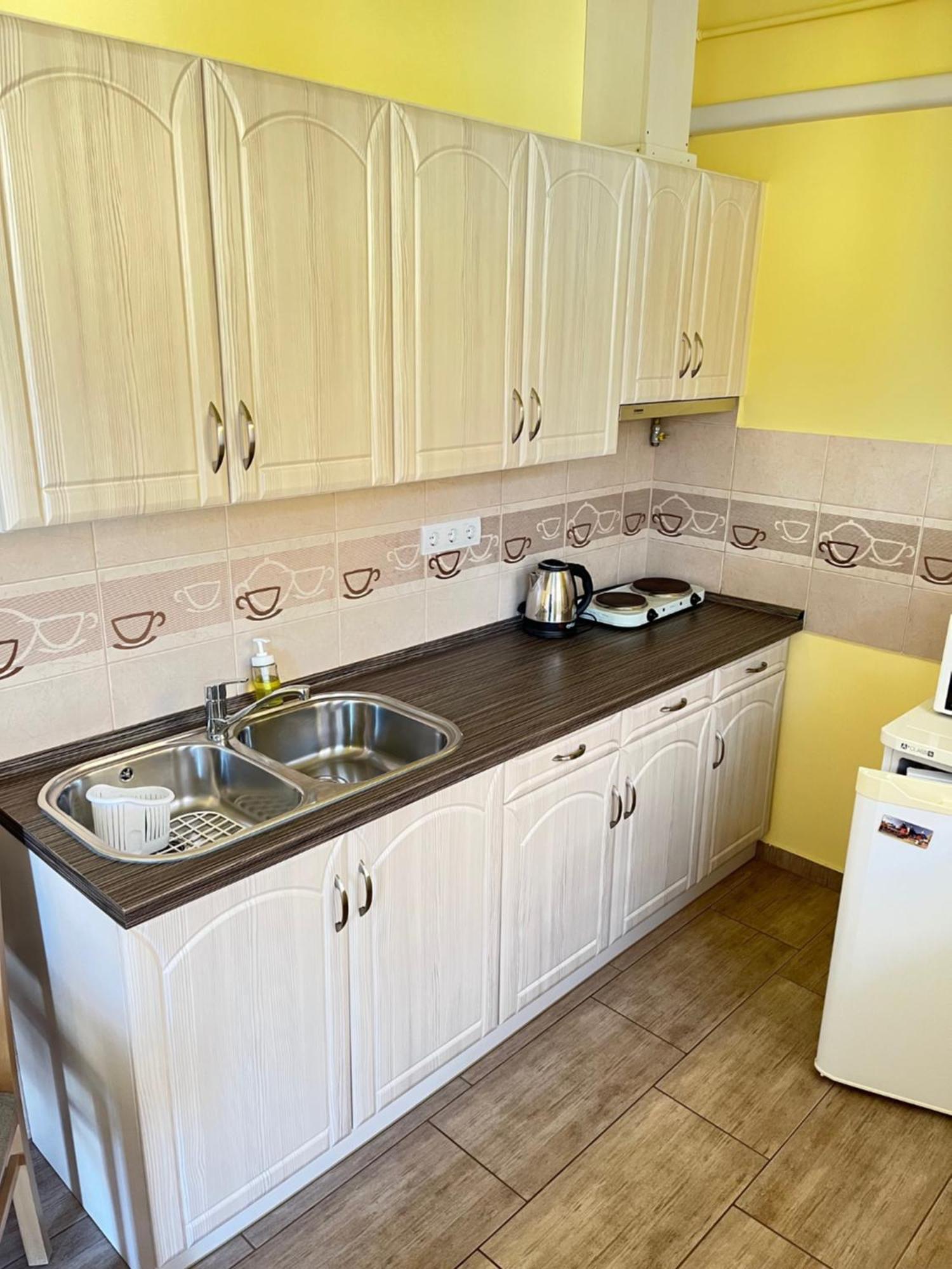 Gesztenye Apartman Makó Exterior foto