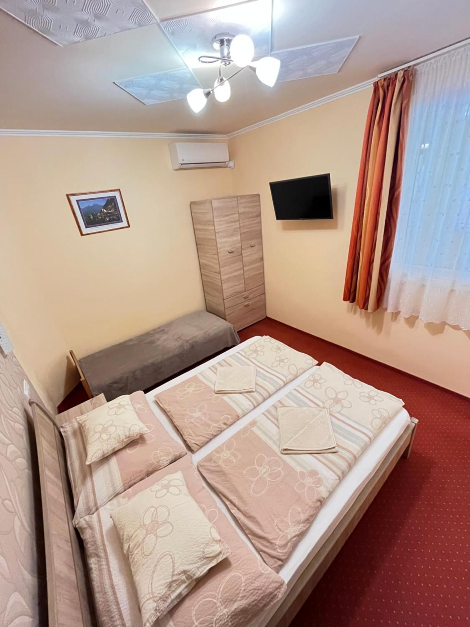 Gesztenye Apartman Makó Exterior foto